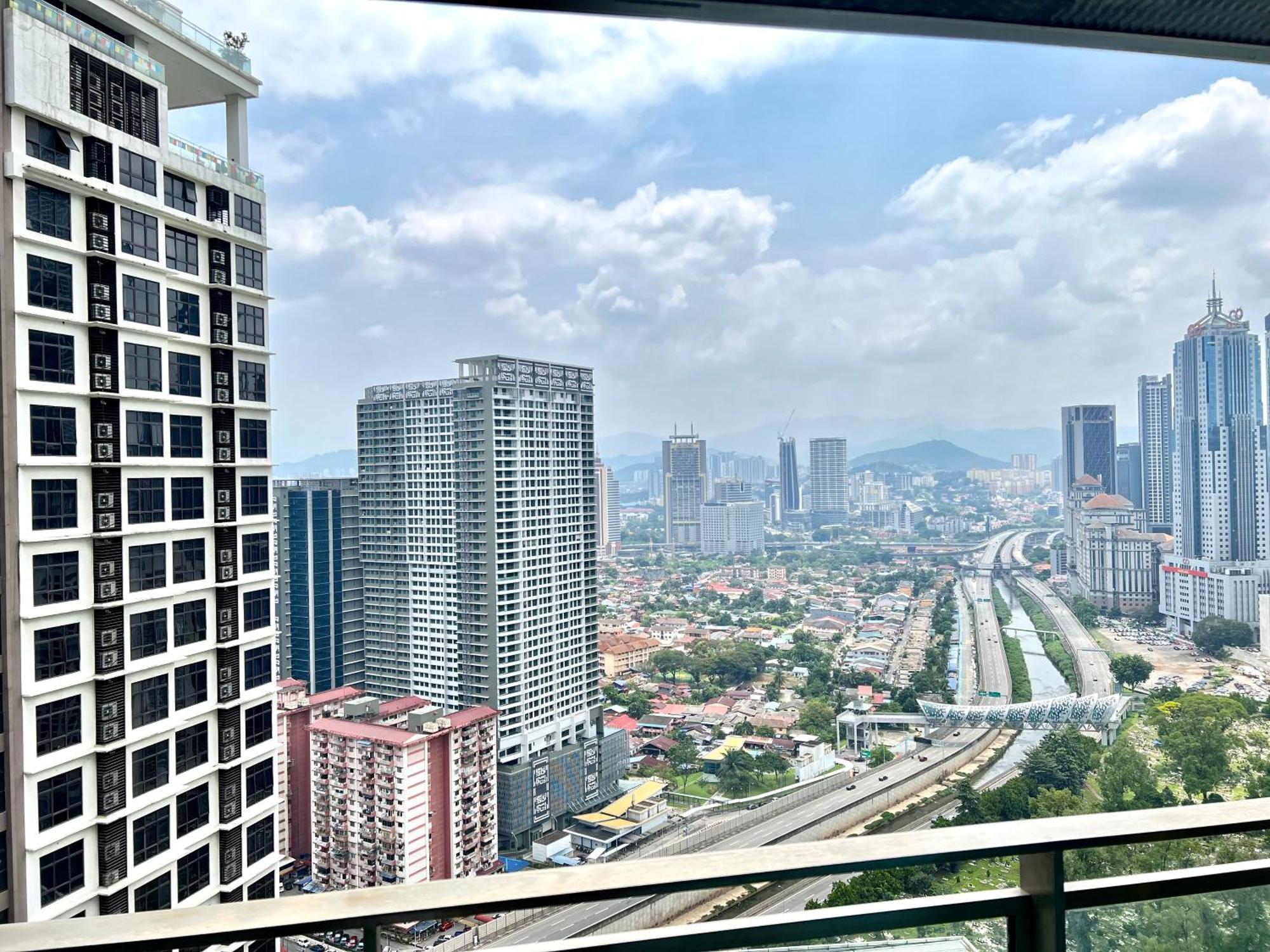 Apartment Summer By Klcc