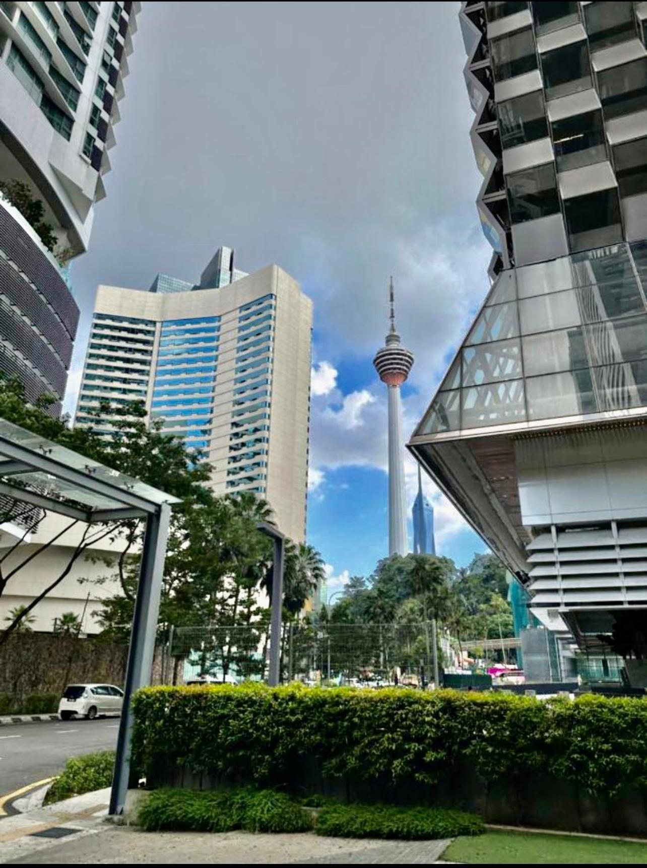 Summer By Klcc Kuala Lumpur
